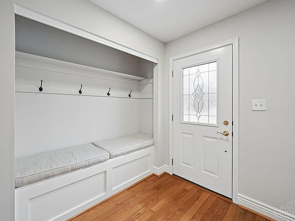 5th image of 7026 W Chester Rd