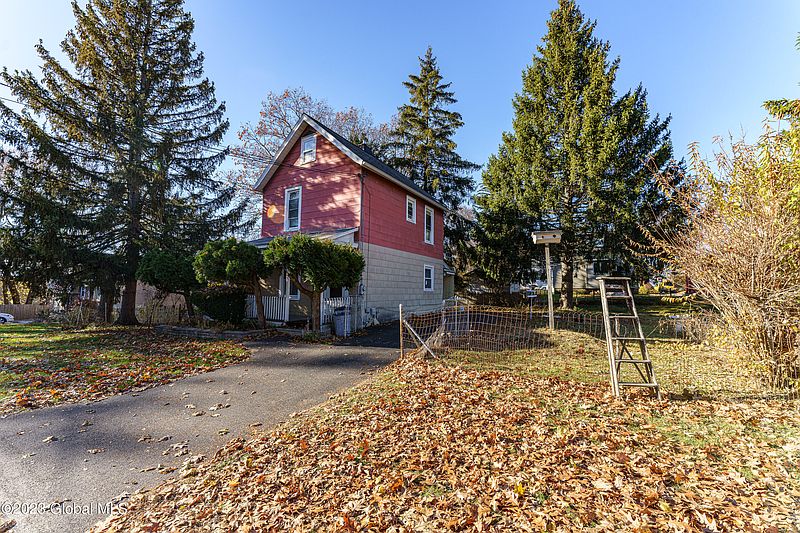 2nd image of 9 Starr Avenue