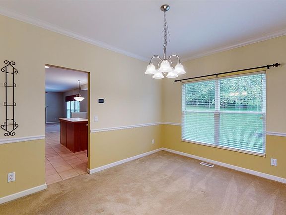 5th image of 6810 Edgeworth Dr