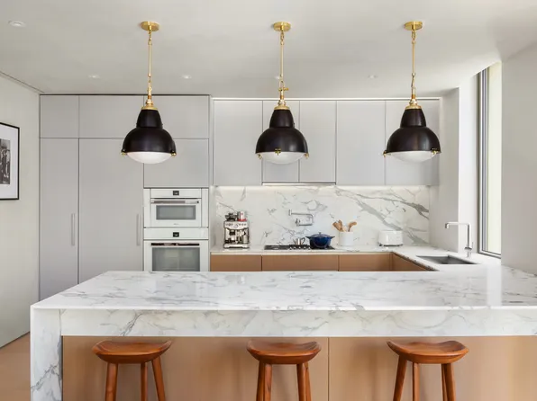 80 East 10th Street image 4 of 11