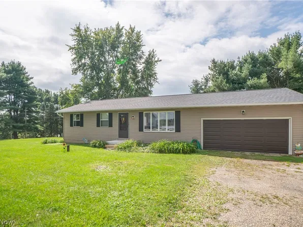 8835 Dover Rd, Apple Creek, OH 44606