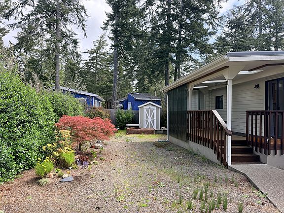 4th image of 225 Azalea St