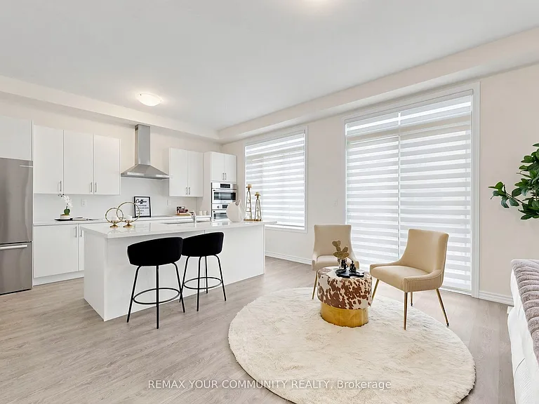 105 Halldorson Ave — Photo 12