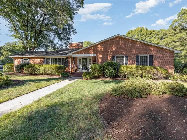 2417 Bitting Rd, Winston Salem, NC 27104