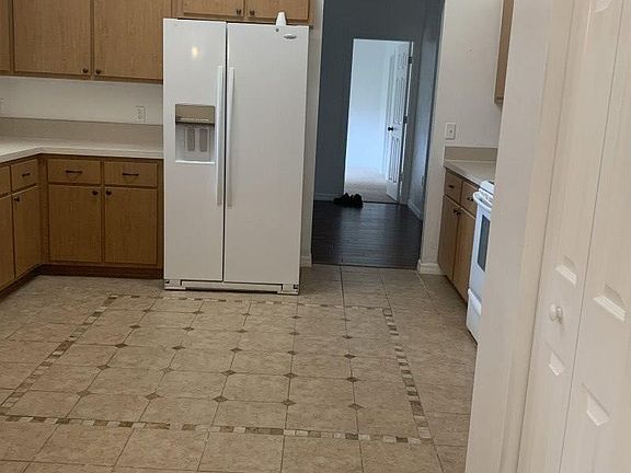 4th image of 919 NW 87th Dr
