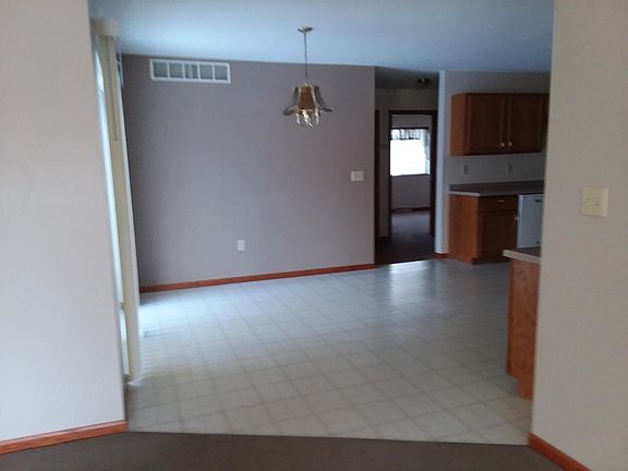 4th image of 330 Oakwood Ave