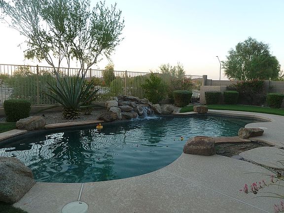 SPARKLING SWIMMING POOL