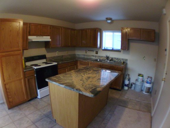 2nd image of 705 Lilac Dr