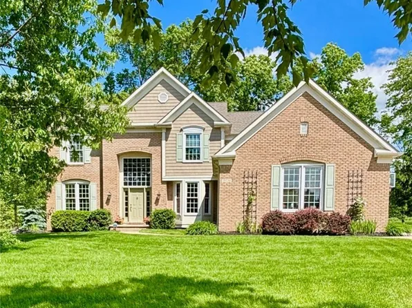 19598 E Kerry Pl, Strongsville, OH 44136