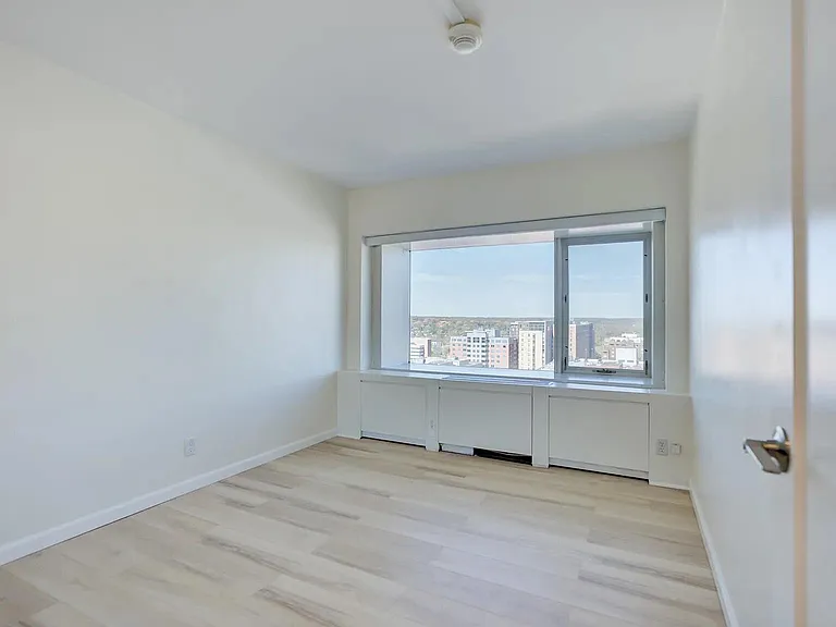 555 E William St #16G — Photo 10