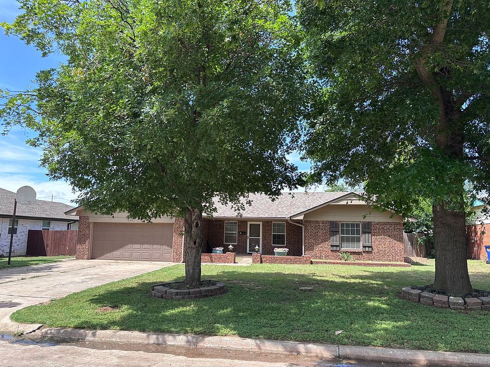1st image of 802 Amity Ln