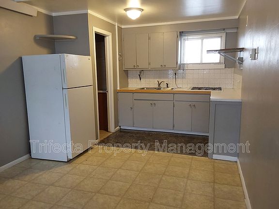 4th image of 105 1/2 E Stuart St