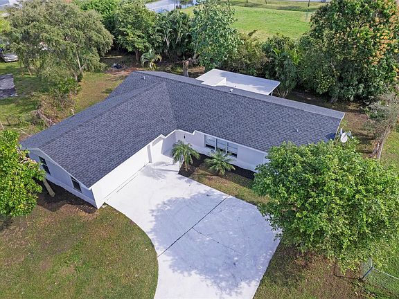 3rd image of 1819 Hiltonia Circle