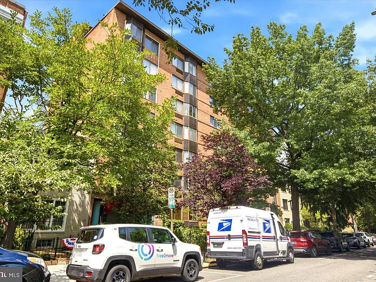1825 T St NW #401 — Photo 15