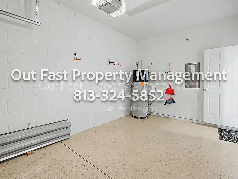 6919 Holly Heath Dr — Photo 25