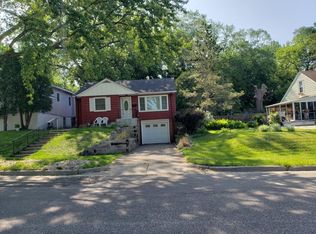 2758 McNair Dr, Robbinsdale, MN 55422