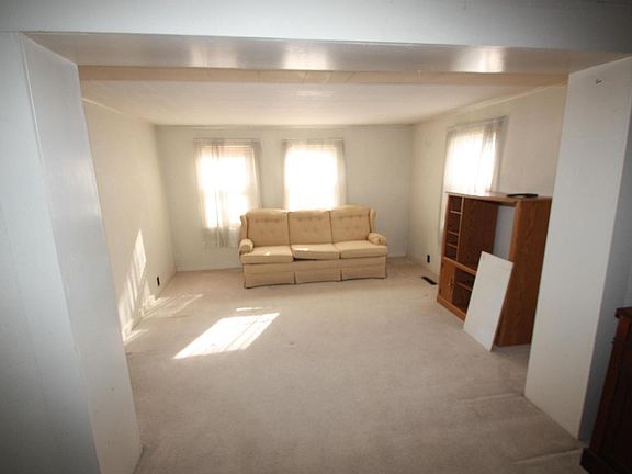 5th image of 310 N Dearborn St