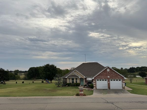 923 Country Club Dr