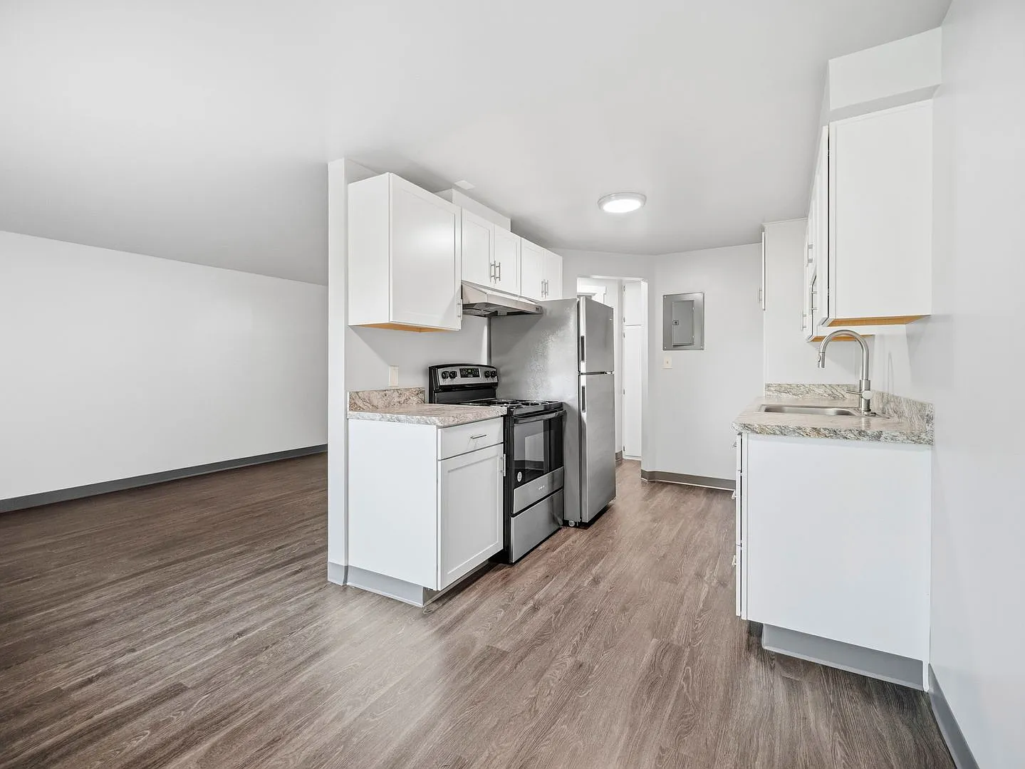 10th Ave. Apartments — Photo 1