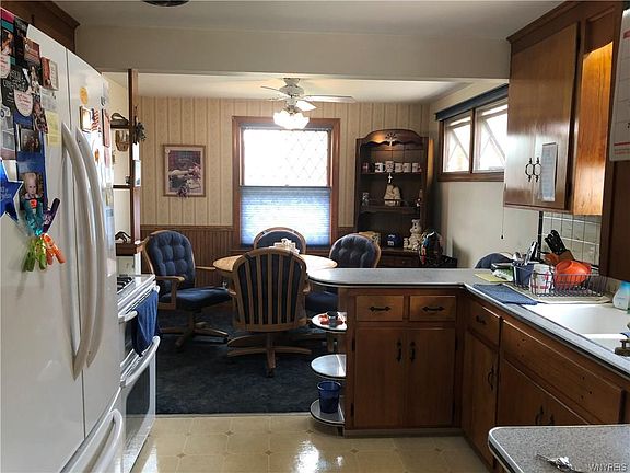 2nd image of 38 Markus Dr