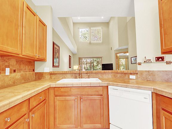 5th image of 8123 CARNOUSTIE Place