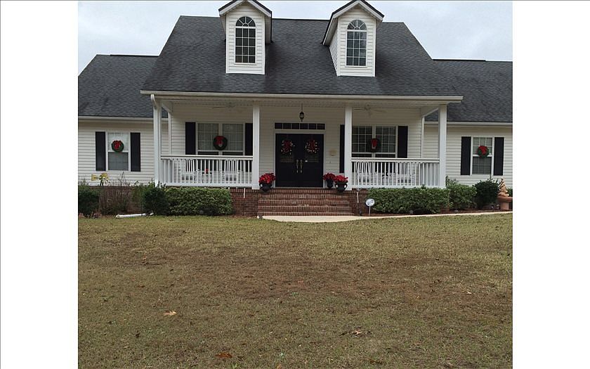 1st image of 580 NW Blackberry Cir