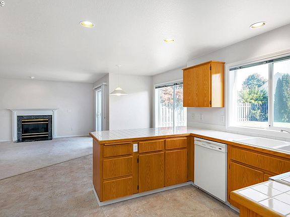3rd image of 3164 NE 1st Pl