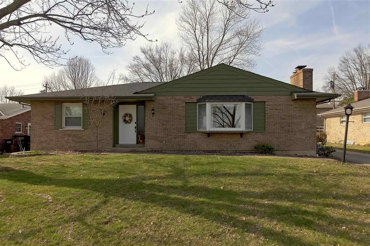 736 Meadow Wood Dr photo 1