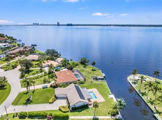 1795 Whitecap Cir, North Fort Myers, FL 33903