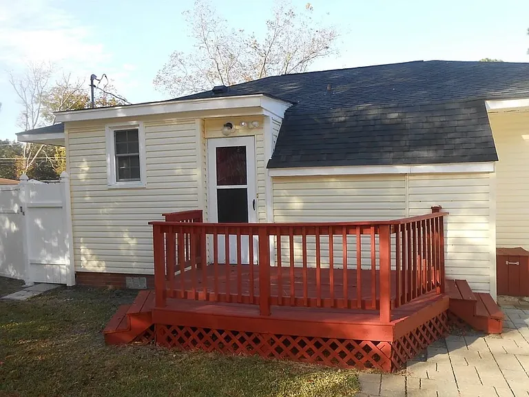 1402 Vance Dr — Photo 15