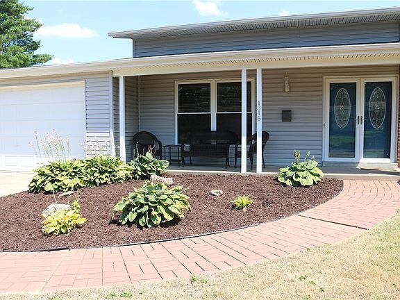3rd image of 1315 Sandy Dr
