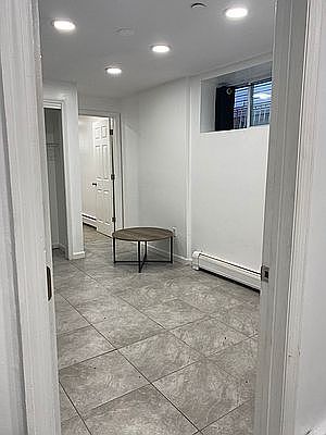 4th image of 319 Dixon Ave #1