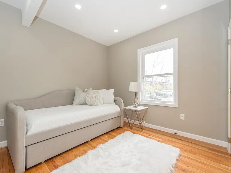 344 Franklin St #1 — Photo 9