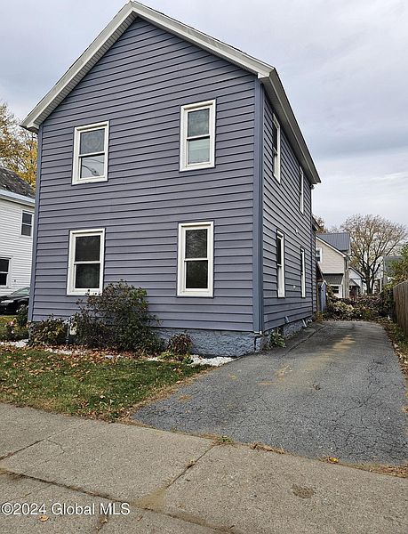 3rd image of 12 Murdock Avenue