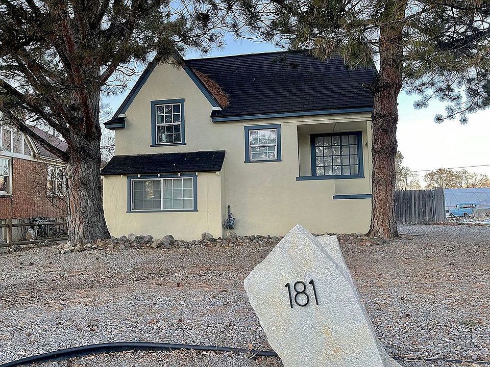Front of the house 