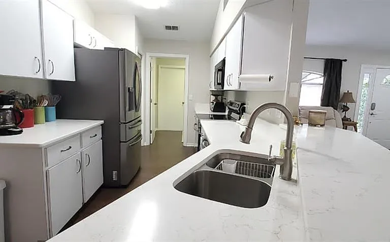 2534 N Brentwood Cir — Photo 5