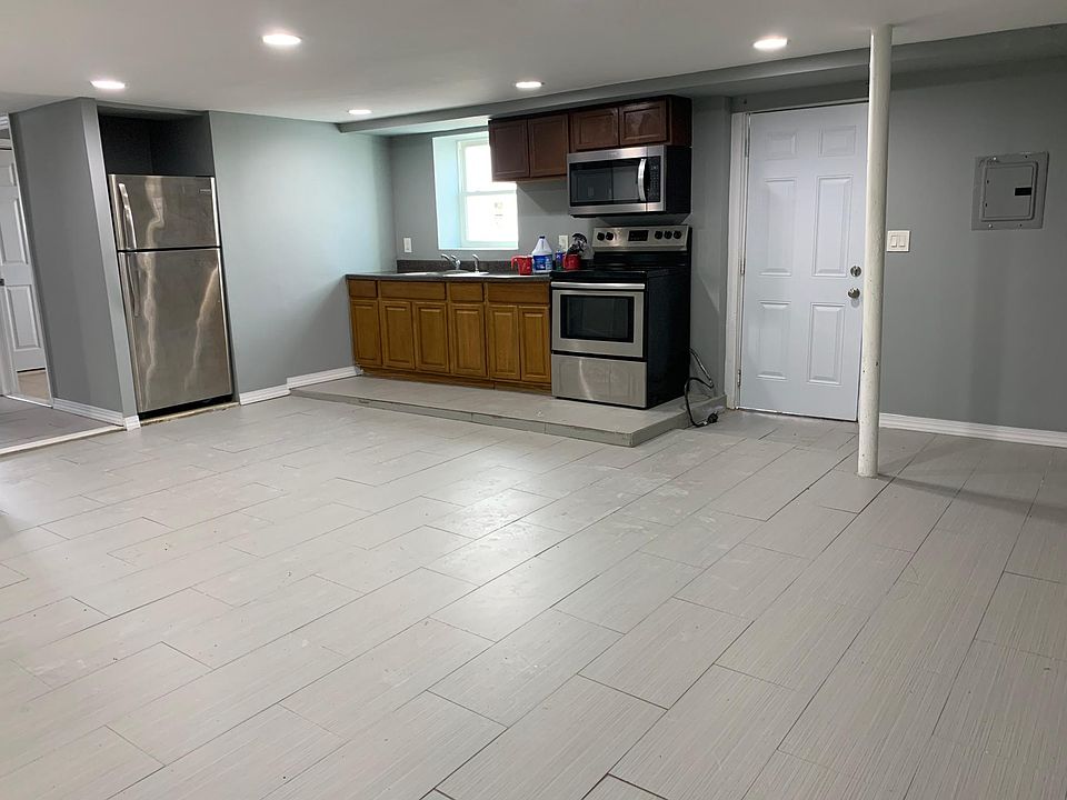 1st image of 6947 De Costa Ave #1