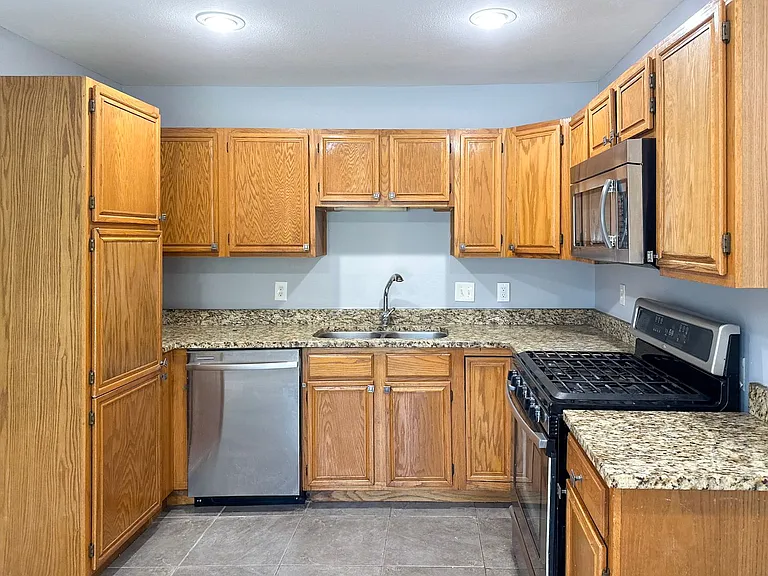 5214 Lane St — Photo 8