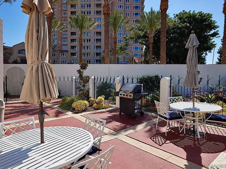 La Jolla Garden Villas common area with grill