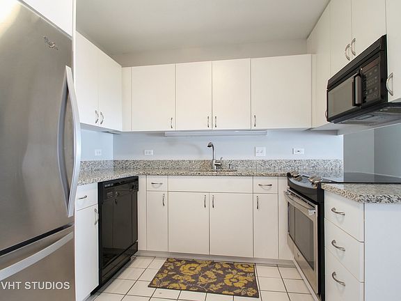 5th image of 4030 Arbor Ln APT 104