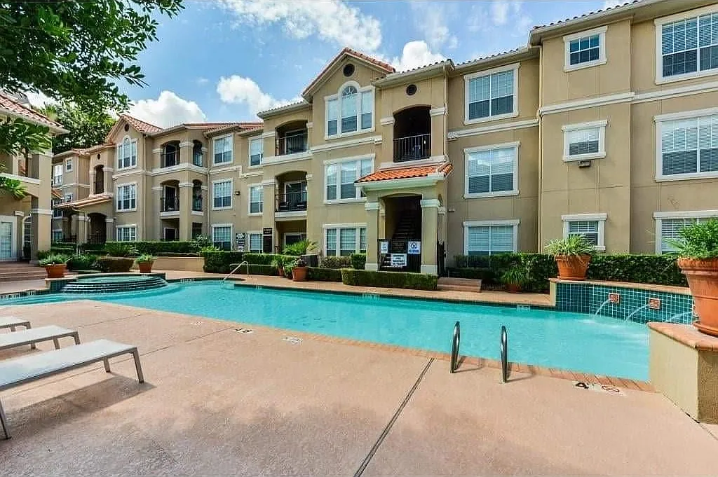 2 bed, 2.0 bath, 1006 sqft, $2,100 — Photo 4