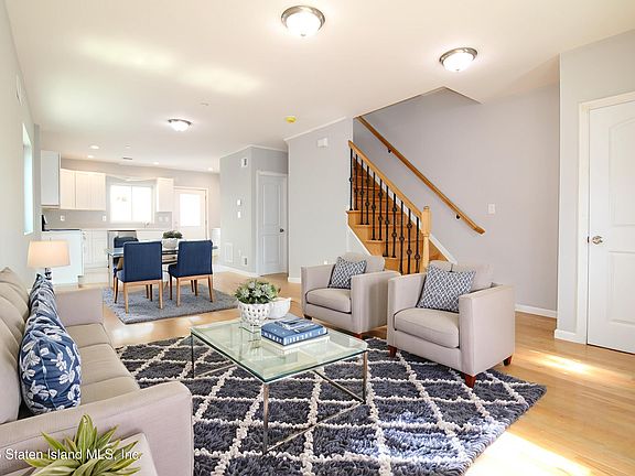 4th image of 79 Perry Ave