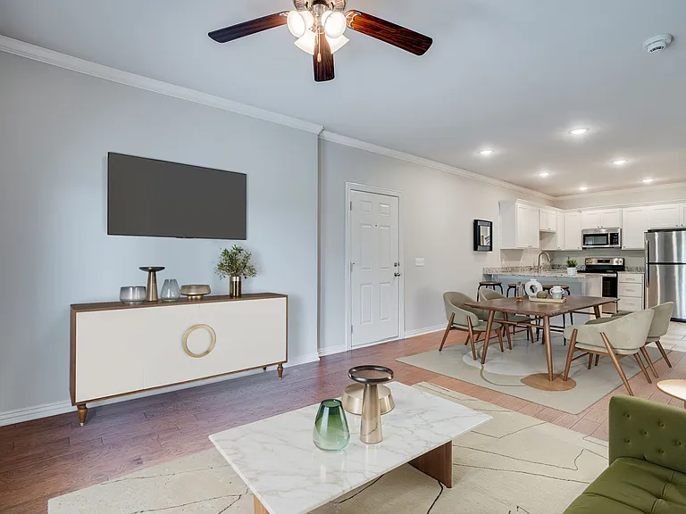 Bella Vista - 2 Bed / 1 Bath - 884 Sq.Ft.