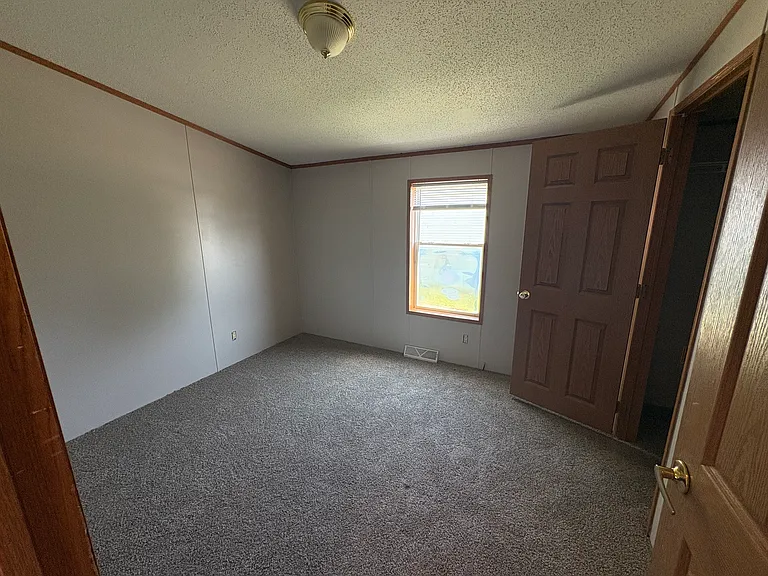 8471 Barkwood Cir — Photo 4
