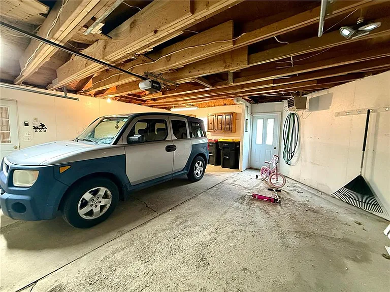 225 Sunrise Blvd — Photo 36