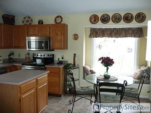 5th image of 2036 Fahey Dr
