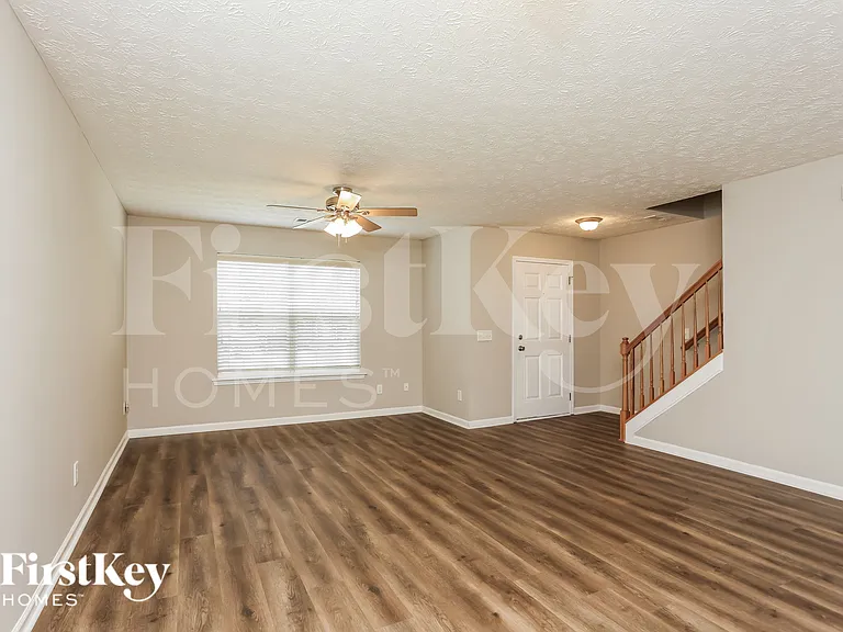 3545 Bridgeshaw Dr — Photo 2