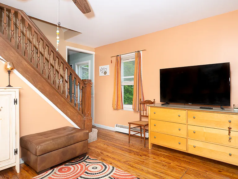 440 Pine St — Photo 10