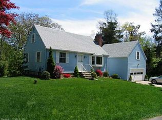 2 Spencer Ave, Guilford, CT 06437