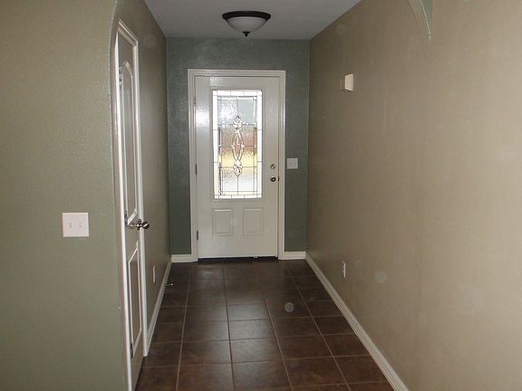 3rd image of 550 Tamarron Dr